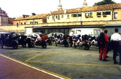 Warten auf das Einschiffen in Venedig